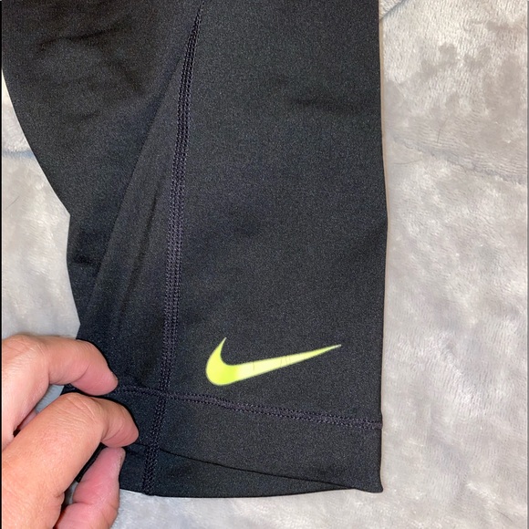 Nike pro leggings worn but still great condition - Picture 2 of 4